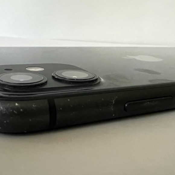 IPHONE 11 64GB BLACK UNLOCKED GOOD CONDITION - Picture 3 of 13